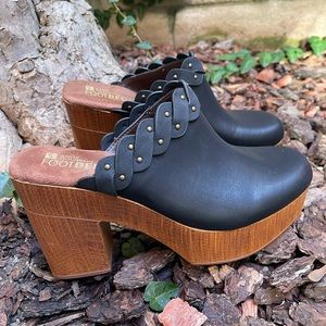 Women’s White Mountain Footbeds Toss Up Black Clogs, Size 8